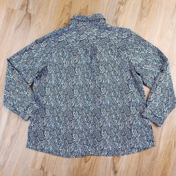 🔹️Kim Rogers Turquoise Geo Print Buttoned Adjustable Sleeve Top 2X - Picture 2 of 12